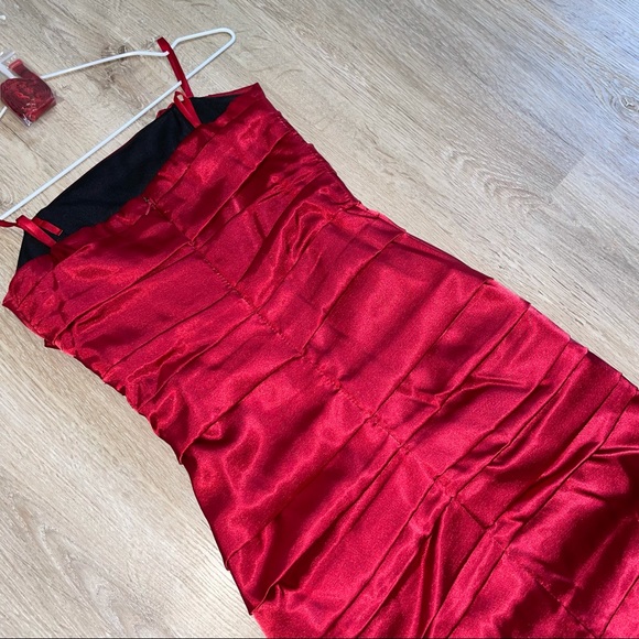 Le Chateau Red Strapless Dress 💃🏻 - Picture 5 of 6